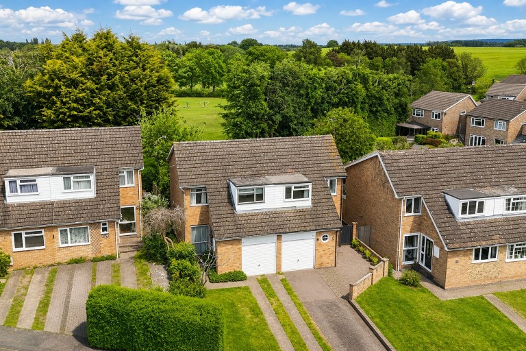 Roundhead Drive, Thame